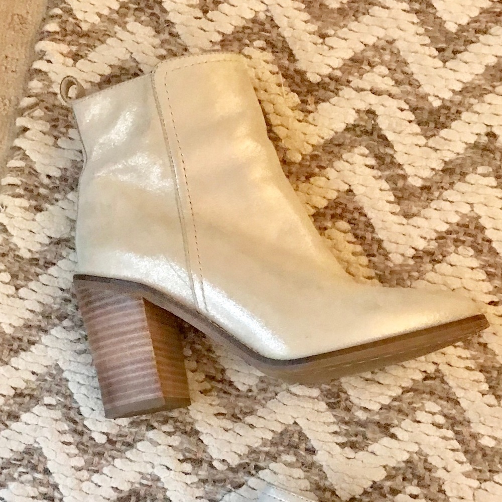 Seychelles Nominated metallic cream booties